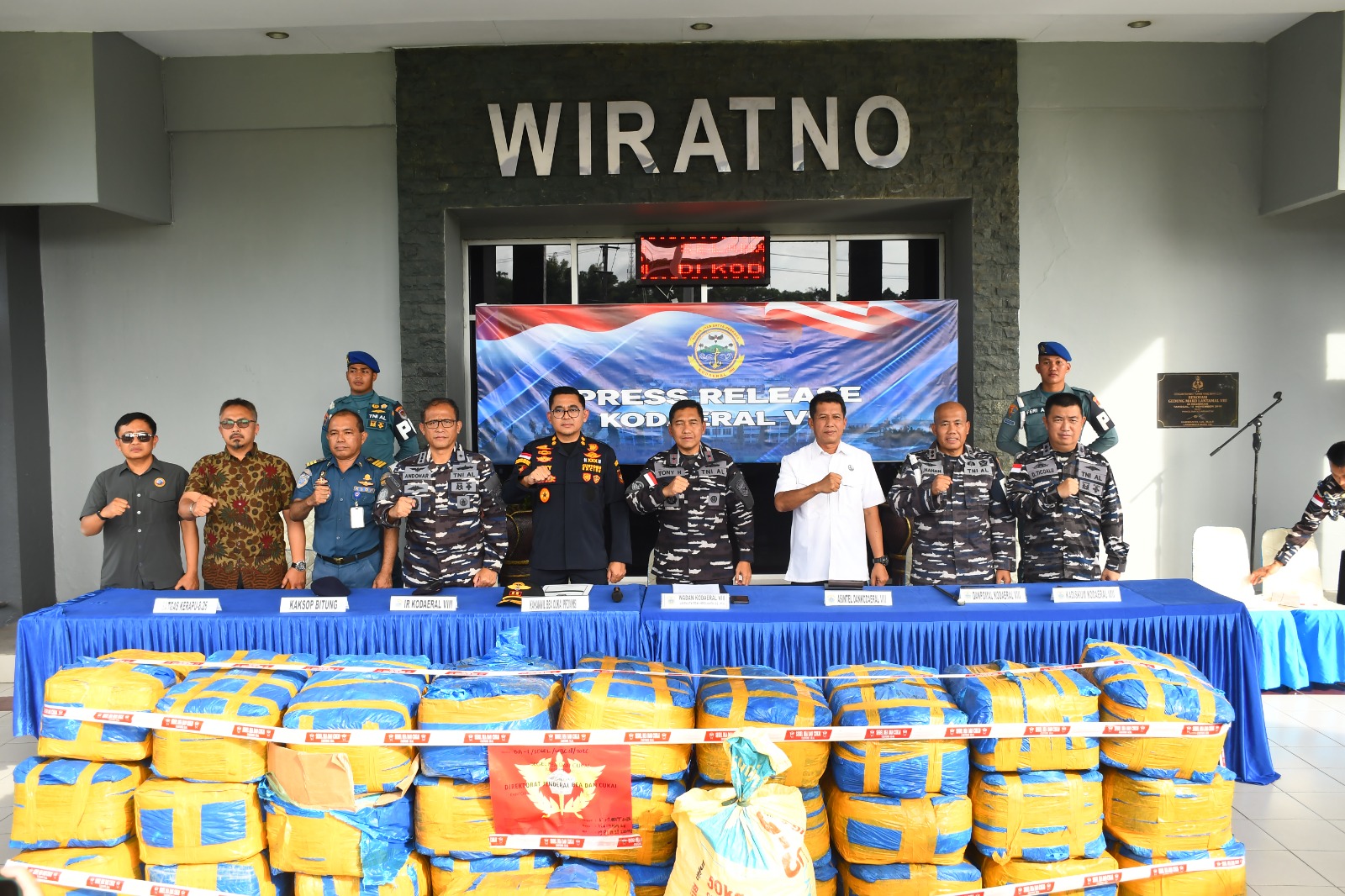 Sinergi TNI AL dan Bea Cukai Gagalkan Penyelundupan Sianida 