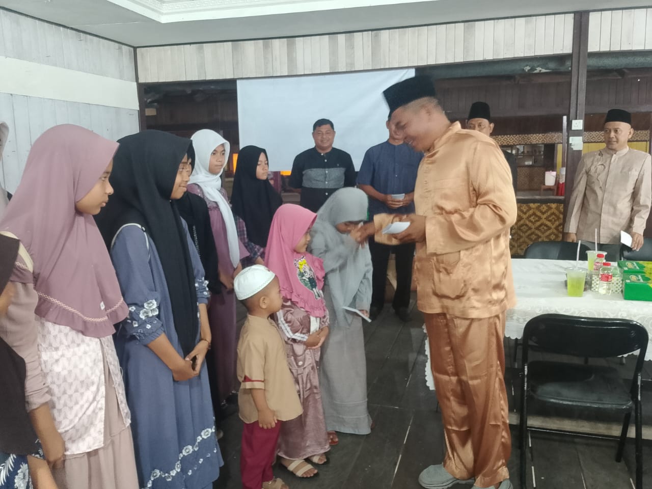 Dewan Pimpinan Daerah (DPD) Ikatan Wartawan Online Indonesia (IWOI) Kabupaten Natuna menggelar acara buka puasa bersama