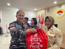 Perkuat Solidaritas Jelang Idul Fitri, Danlanal Ranai Bagikan Sembako dan Beri Pengarahan kepada Prajurit