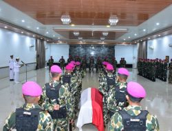 Dua Prajurit Marinir Gugur di Papua, Senjata Dirampas KKB, Panglima Kormar Beri Penghormatan Terakhir
