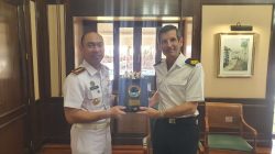 Perkuat Diplomasi Maritim, Angkatan Laut KRI CONOPUS 936 Gelar Courtesy Call