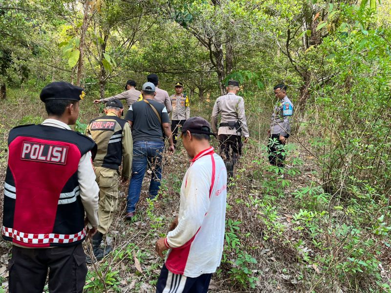 Polsek Midai Bersama Warga