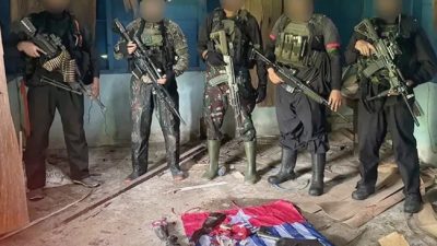 Barang bukti yang disita saat penggerebekan OPM di Kampung Topo, Kabupaten Nabire, Papua Tengah, Sabtu (21/3). (Foto: Dok. Puspen TNI)