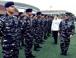 KASAL bersama Wakil Menteri UMKM Helvi Yuni Moraza Lepas KRI Bima Suci untuk Diplomasi Maritim dan Promosi Produk Lokal ke Pasar Global