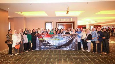 The Hostage's Hero di Bioskop XXI Tunjungan Plaza, Surabaya, Kamis malam (2/4).