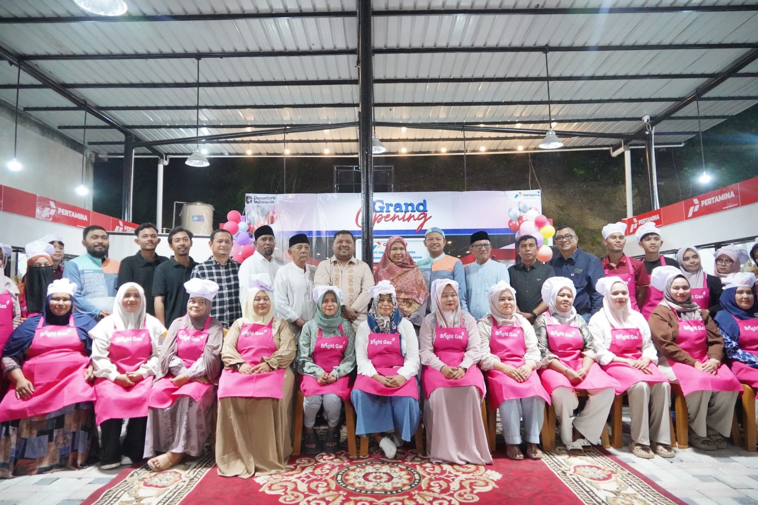 PT Pertamina Patra Niaga Regional Sumbagut melalui Fuel Terminal (FT) Krueng Raya meresmikan Foodcourt UMKM Desa Meunasah Mon