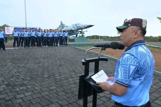 Lanud Raja Haji Fisabilillah menggelar kegiatan kerja bakti