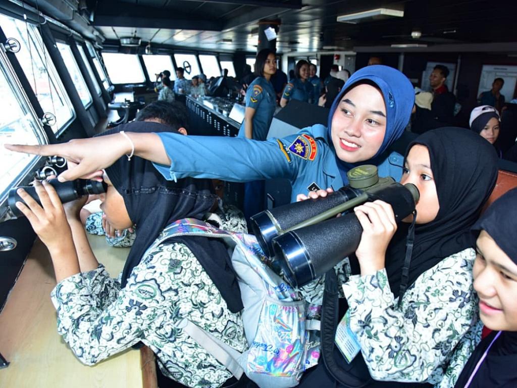 Kapal Perang Republik Indonesia (KRI) Banda Aceh-593