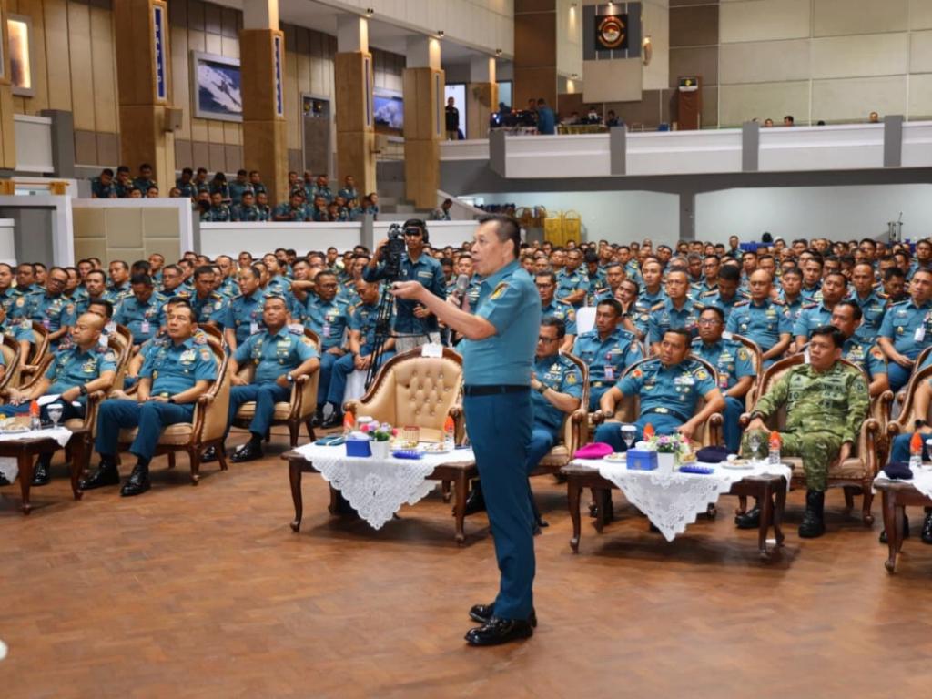 pembekalan ini yang diikuti oleh 960 perwira,