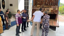 TNI AL Gagalkan Penyelundupan Kayu Ulin Ilegal Pelabuhan Semayang, Gudang di Samarinda Digerebek