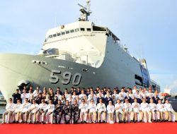 TNI AL dan Bank Indonesia Lepas KRI Makassar-590, Kawal Kedaulatan Rupiah ke Pulau 3T Jatim