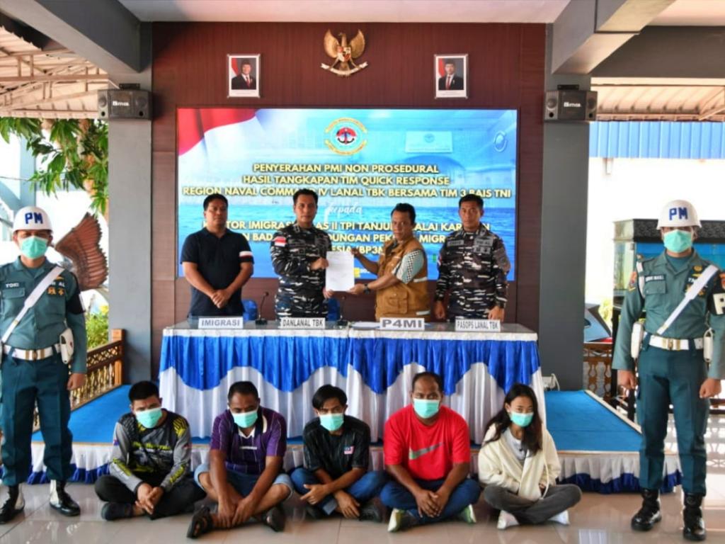 Tim Gabungan Quick Response Region Naval Command IV Lanal Tanjung Balai Karimun bersama Tim 3 BAIS TNI