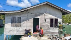 TMMD ke 128 Anambas, Personel Kodim Natuna Renovasi Rumah Tak Layak Huni Bapak Jupri