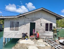 TMMD ke 128 Anambas, Personel Kodim Natuna Renovasi Rumah Tak Layak Huni Bapak Jupri