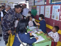 Implementasi Amanah KASAL, Kodaeral VI Gelar Baksos dan Program Laut Bersih di Pulau Kodingareng Lompo