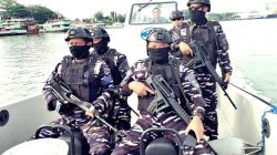 Bukan Cuma Jaga Presiden, Prajurit Lanal Cilacap Rela Sapu Bersih Laut Demi Momen Bersejarah Hilirisasi Nasional