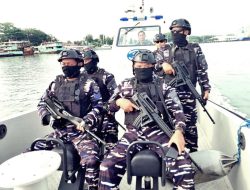 Bukan Cuma Jaga Presiden, Prajurit Lanal Cilacap Rela Sapu Bersih Laut Demi Momen Bersejarah Hilirisasi Nasional