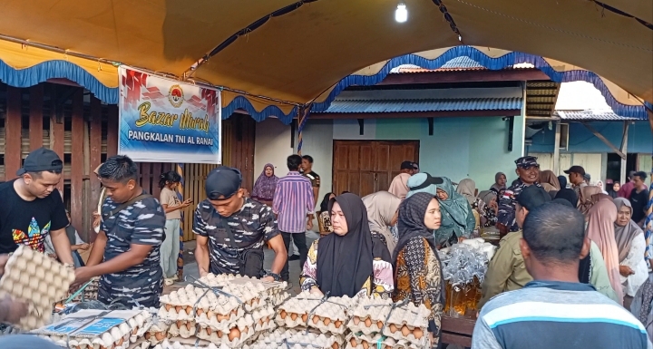 Bazar Murah TNI Angkatan Laut di Pulau Midai Kamis, (9/4/2026)