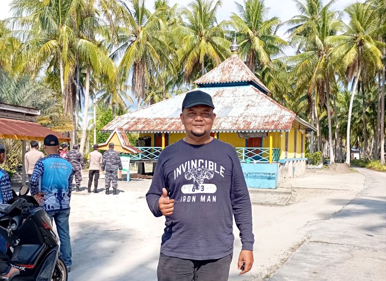 Masjid Azzuriat Suak Midai