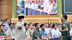 Presiden Republik Indonesia, Prabowo Subianto, memberikan taklimat langsung kepada sekitar 1.500 Komandan Satuan