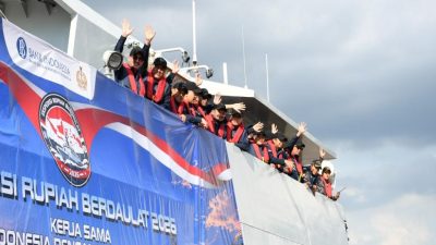 KRI Karotang 872 Diterjunkan, TNI AL dan BI Kawal Distribusi Rupiah ke Pulau Terluar Kalbar