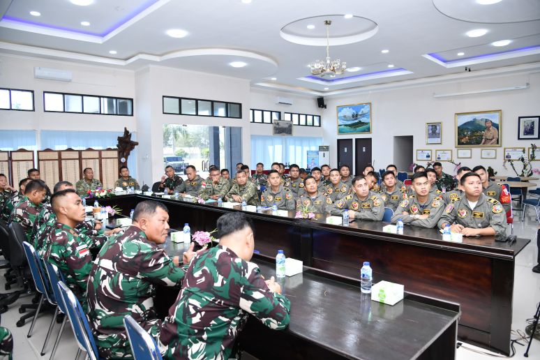 pembekalan strategis kepada seluruh jajaran Pangkalan TNI AU Raden Sadjad (Lanud RSA)