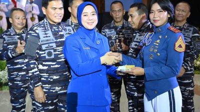Ibu Fera dan Laksamana TNI Dr. Muhammad Ali