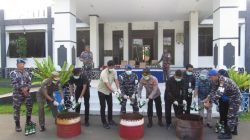 Lanal Morotai Gagalkan Peredaran Miras Ilegal Golongan B di Pelabuhan Daruba, Puluhan Botol Dimusnahkan