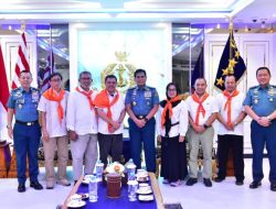 Kenang Rekor 200 Penyelam di Makassar, Kasal Muhammad Ali Buka Pintu Sinergi Strategis dengan SAR Unhas