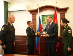 KRI Bima Suci Sandar di Vladivostok: Diplomasi Maritim Indonesia Rusia Dipererat lewat Naval Diplomacy dan Budaya