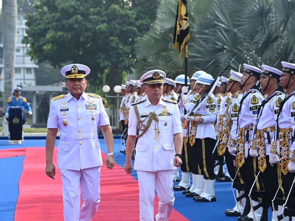 KASAL BRUNEI KUNJUNGI MARKAS BESAR TNI ANGKATAN LAUT DI JAKARTA