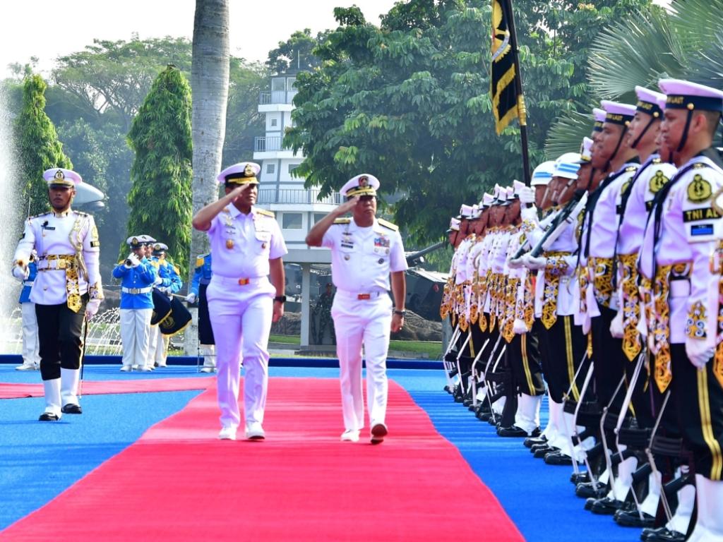 Laksamana TNI Dr. Muhammad Ali, menerima kunjungan kehormatan