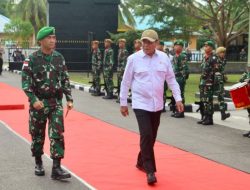 Danyon Komposit 1Gardapati Sambut Menkopolhukam dan Kasal, Garda Terdepan NKRI Siap Digerakkan