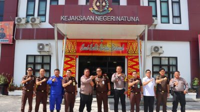 Polres Natuna dan Kejaksaan Negeri Natuna merupakan bagian dari Aparat Penegak Hukum (APH) yang bertugas menjaga kedaulatan hukum di wilayah perbatasan NKRI.