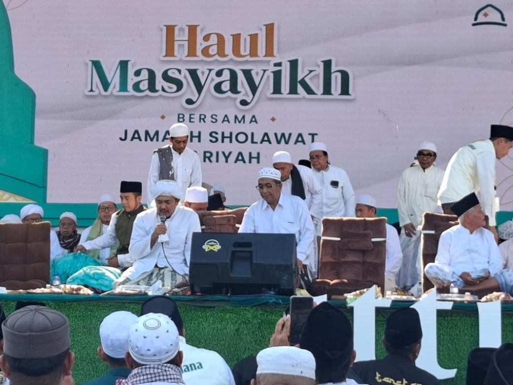Kehadiran prajurit TNI AL di tengah 100.000 jamaah Sholawat Nariyah