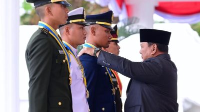 Presiden Prabowo Pimpin Pelantikan Perwira Muda di Istana Merdeka, Kasal Laksamana Muhammad Ali Hadir Saksikan Pengabdian Baru Putra-Putri Terbaik Bangsa
