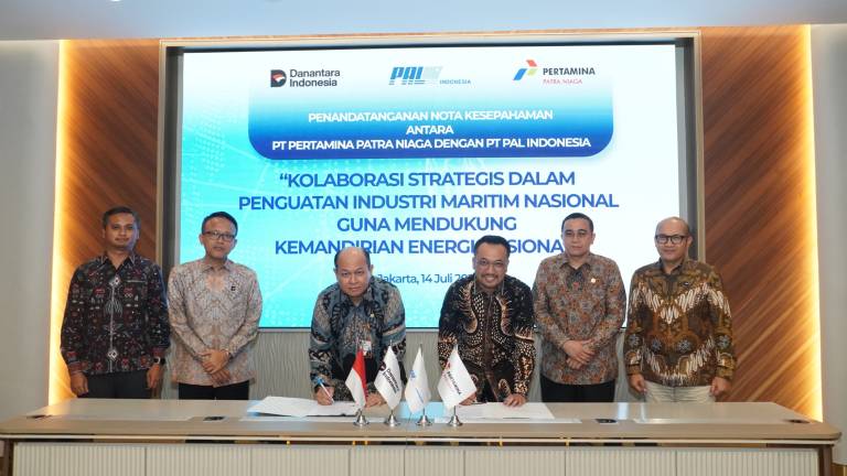 Penandatanganan MoU PT PAL Indonesia dengan PT Pertamina Patra Niaga dalam upaya penguatan industri maritim nasional Sumber : Corcomm PAL