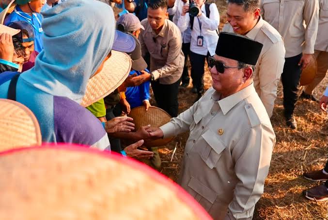 Presiden Prabowo Subianto memimpin panen raya serentak yang digelar di Lanud Abdulrachman Saleh, Kabupaten Malang, Provinsi Jawa Timur