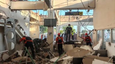 gempa NTT, gempa Nagekeo, gempa M 7,7, Kodam IX/Udayana, TNI evakuasi warga