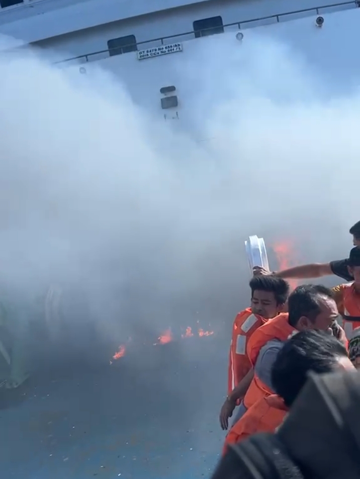 Foto Kiriman TNI Angkatan Laut Surabaya 