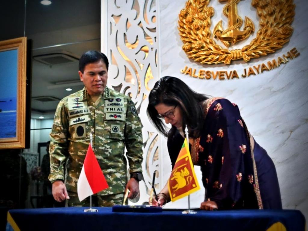 Kepala Staf Angkatan Laut (Kasal) Laksamana TNI Dr. Muhammad Ali menerima kunjungan Duta Besar Sri Lanka untuk Indonesia Mrs. Sashikala Premawardhane