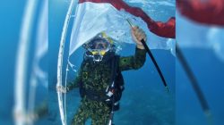 Upacara Bendera di Dasar Laut: Wujud Profesionalisme TNI AL dan Semangat Cinta Tanah Air Jelang HUT ke 81 RI
