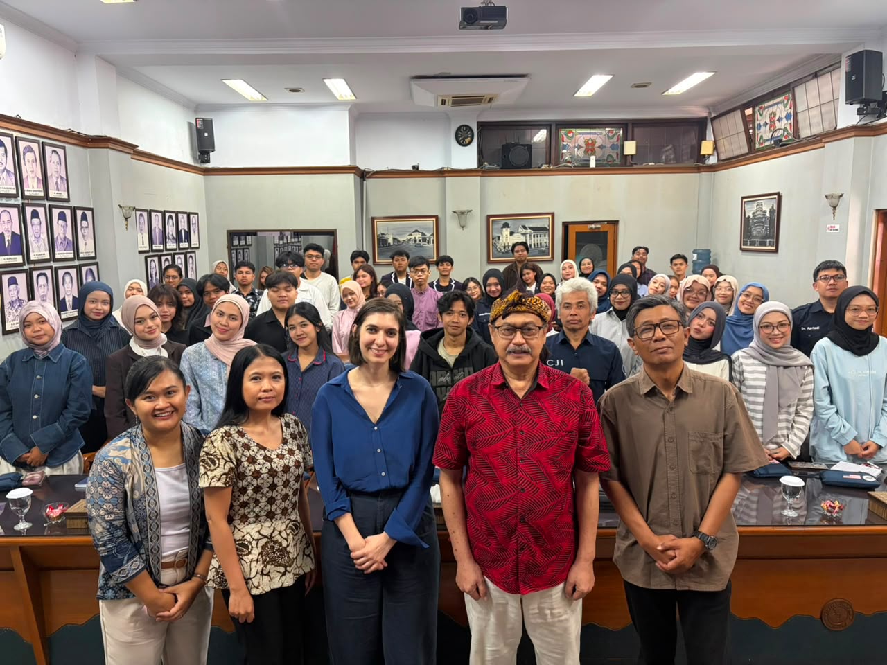 Pelatihan ini mempertemukan jurnalis warga, jurnalis muda, dan mahasiswa jurnalistik