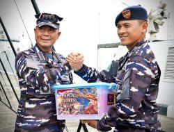 Pangkoarmada RI Lepas 2 Kapal Perang Angkut Bantuan Kemanusiaan untuk Korban Gempa NTT dari Sorong