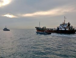 Penegakan Hukum Laut: KRI Pulau Rangsang 727 Amankan MT. ASHLEY, Kasal Muhammad Ali Tegaskan Komitmen Perang Terhadap Narkoba