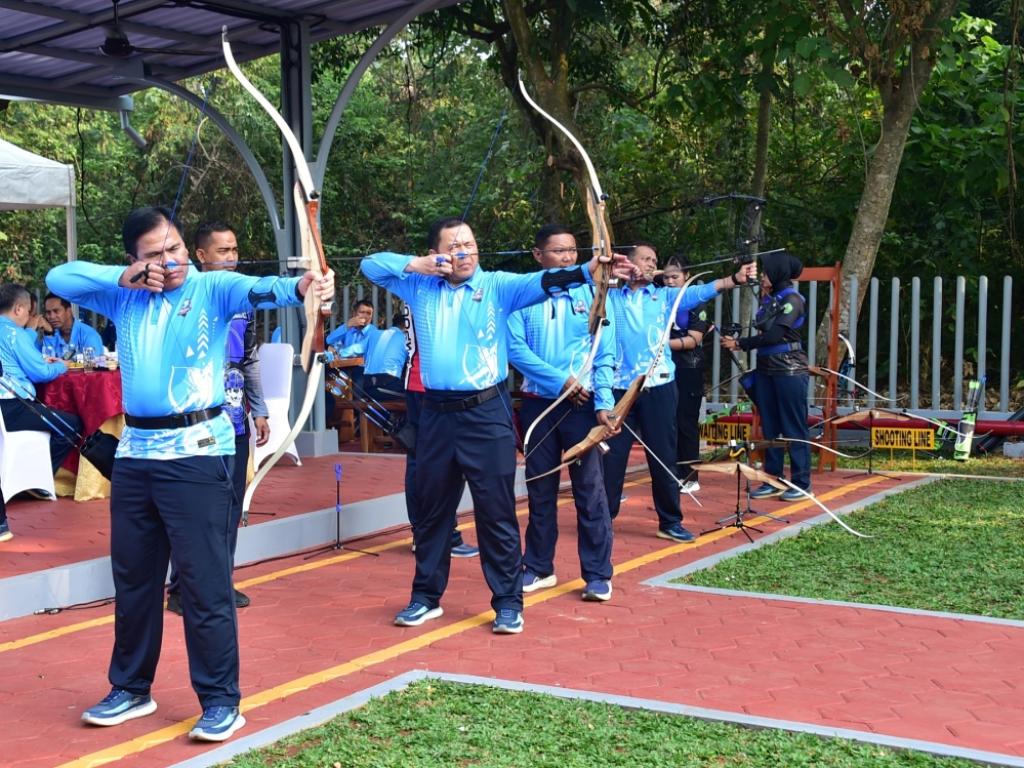 Kepala Staf Angkatan Laut (Kasal) Laksamana TNI Dr. Muhammad Ali meresmikan Lapangan Panahan Pasopati di lingkungan Markas Besar TNI Angkatan Laut