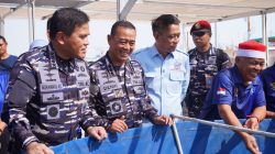 HUT ke 81 TNI AL: Kasal Muhammad Ali Pimpin Aksi “Aku Cinta Laut” di Muara Angke, Bangun Jembatan Hingga Bagikan 1.000 Sembako