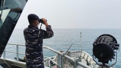 TNI AL Kerahkan Kapal Perang Sisir Selat Sunda, Temukan Life Jacket KM Samudera Pratama di Hari Keenam Pencarian
