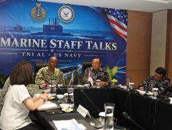 TNI AL dan US Navy Perkuat Kerja Sama Kapal Selam Melalui Submarine Staff Talks di Surabaya