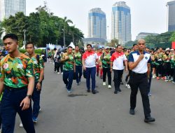TNI RUN 2026 di Monas Diserbu Ribuan Warga, Kasal Dampingi Panglima TNI Lepas Peserta, Pameran Alutsista TNI AL Jadi Magnet